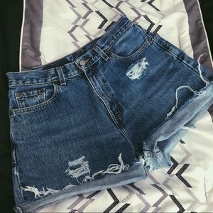 Women’s High Waisted Distressed Levi Shorts